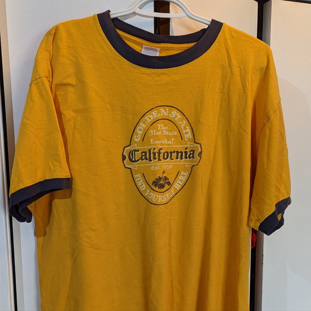 Vintage calafornia (anvil) size XL yellow